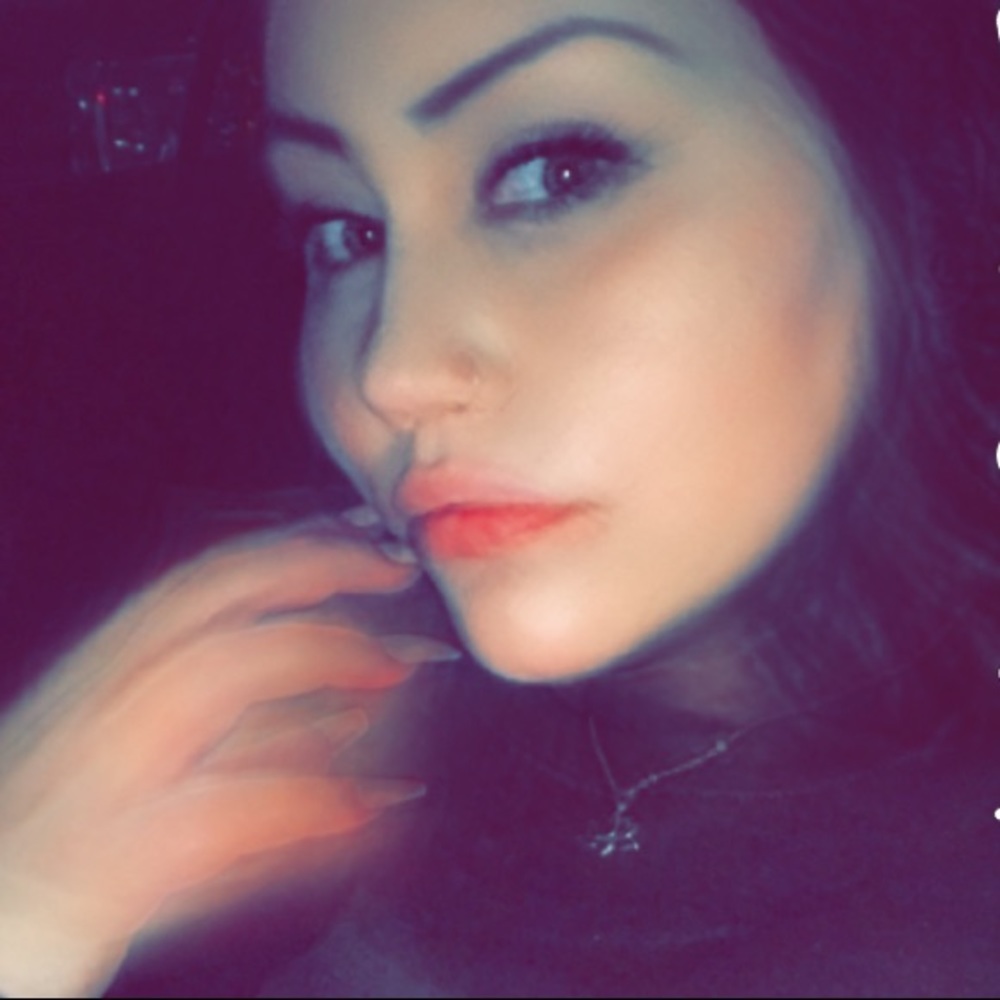 Meet your Posher, Searra